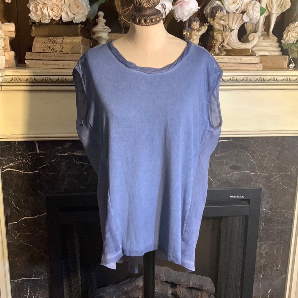 Chico’s Black label hi/lo pleated flowing back blouse